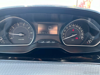 Peugeot 2008 1.2 benzín, 60kW, MT/5, rok:2016. - 15