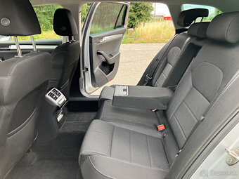 Škoda Superb Combi 2.0 TDI 150k Business - 15