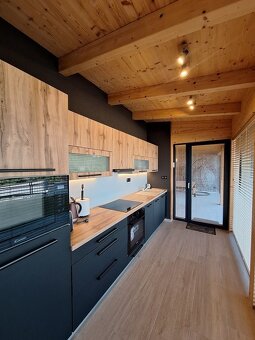 Predaj VILLA v Bobrovníku – Luxusný Rekreačný Dom pri Maríne - 15