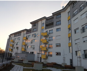 Priestranný 3 izbový byt - podzemné parkovanie, pivnica, log - 15
