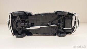1:18 VOLVO PV544 - 15