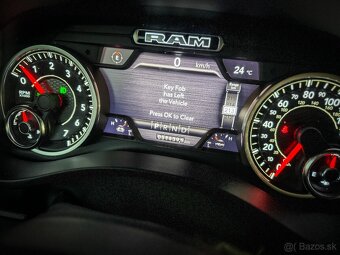 Dodge Ram Laramie 2019 - 15