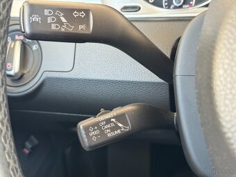 Volkswagen Passat Kombi 2,0TDI TOP výbava - 15