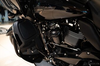 Harley Davidson Road Glide ULTRA LIMITED - 15