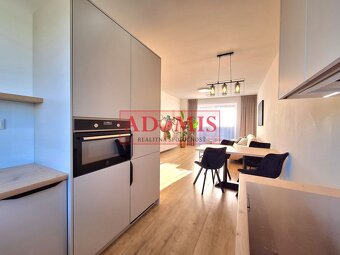 ADOMIS - predám moderný 5izbový RD v Košiciach, predzáhradka - 15