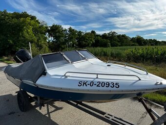 Motorový čln - 15