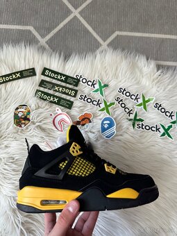 Jordan 4 - 15