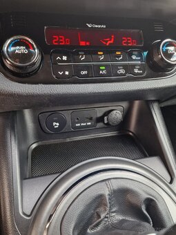 Kia Sportage 1.7 CRDi VGT 2WD LX - 15