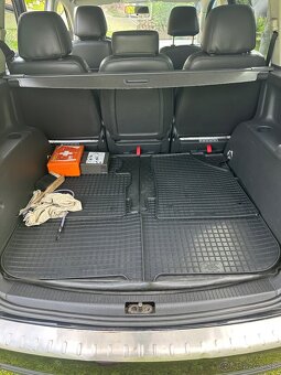 Volkswagen TOURAN 2,0 TDi 103kw r.v. 2009 - 15