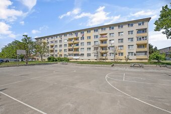 NA PREDAJ SLNEČNÝ 2,5-IZB. BYT V MALACKÁCH, BERNOLÁKOVA UL. - 15