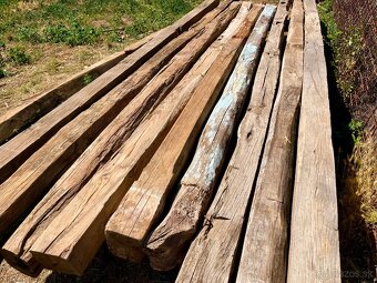 Staré dubové hranoly a trámy - ručne kresané - 15