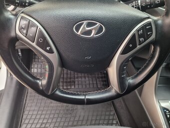 Hyundai i30 CW 1.6 CRDi 16V Style 94Kw AT6 SR - 15