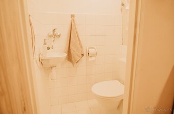 Na predaj Veľkometrážny 4-izbový byt s balkónom vo vyhľadáv - 15