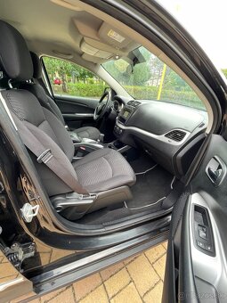 Fiat Freemont 2.4 VVT benzín Automat 2015 - 15