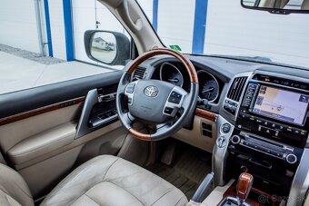 Toyota Land Cruiser V8 4.5 I D-4D Lux - 15