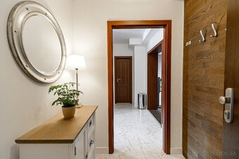 Priestranný 4-izb. mezonet 145m²,2 loggie–Zobor,NR - 15