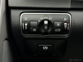Volvo V60 D3 Cross Country 2.0D,Momentum,1Majiteľ - 15