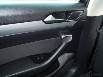 Volkswagen Passat 2.0TDi COMFORTLINE - SERVIS - 15