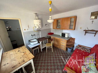 Veľký pozemok až 1699m2, samostatne stojaci RD, všetky IS, H - 15