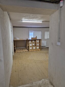 Na prenájom alebo na predaj - sklad Diviacka Nová Ves - 15