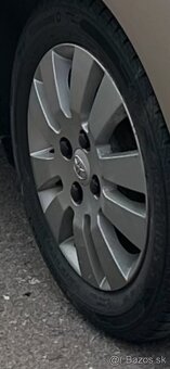 Toyota Aygo | plná výbava - 15