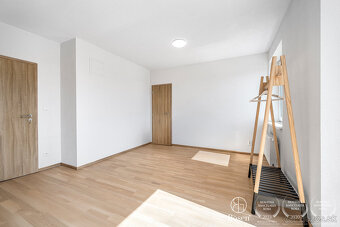 BOSEN | ponúka na prenájom reprezentatívny objekt v Poprade - 15