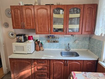 Útulná chalupa s hosp. budovou a záhradou 834 m² Podkylava - 15