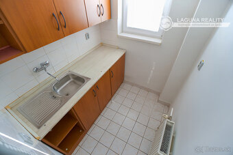 PRENÁJOM Administratívny objekt v pokojnej lokalite sídl. Z - 15