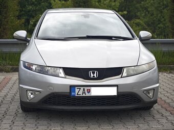 Predám Honda Civic 1.6i 5dverová s automatickou prevodovkou - 15