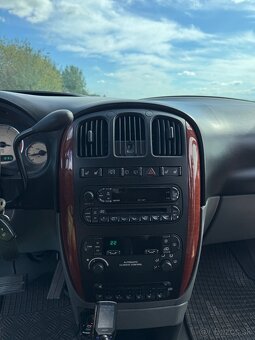 Chrysler Grand Voyager - 15