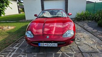 Jaguar XK8  V8 Convertible - 15