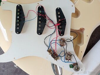 Predám vintage Maya Stratocaster (70. roky)-original Japan - 15