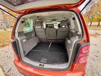 Volkswagen Touran 1.9 TDi 7 miestny - 15