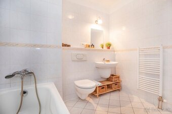 1i byt-BA /Ružinov, 59,70 + 7,8 m2 lóggia + 2,8 m2 pivnica - 15