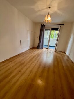 2-izb.byt Kalvária, balkón - 8.mája, vlastné kúrenie - 15