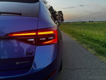 Škoda Superb Combi 1.4 TSI PHEV Sportline DSG 360 Kamera - 15