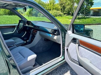 Mercedes-Benz 124 Mercedes W124 E220 - 15