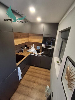 Exkluzívne zariadená novostavba domu s výhľadom na more v Ch - 15