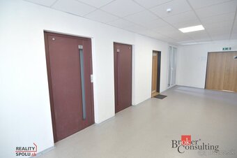 Na predaj 2-izbový byt + 2 parkovacie miesta vo výbornej lok - 15