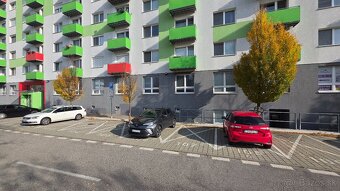 2 IZB BYT S PARKOVANÍM, PIVNICOU A BALKÓNOM - RUŽINOVSKÁ - 15
