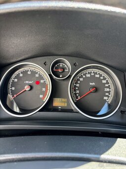 Opel Zafira 1.8 ( 7 miestna ) - 15
