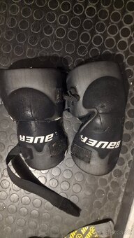 Brankárska výstroj - 15