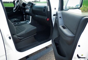 NISSAN NAVARA 2.5Dci 140kW 2014 ZADNA UZAVIERKA , AUTOMAT - 15