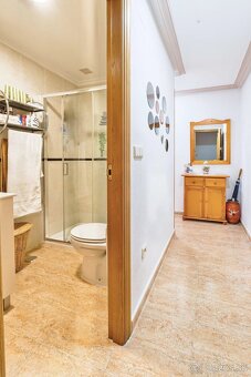 Ke koupi zařízený apartmán 3+kk o výměře 61 m² TORREVIEJA - 15