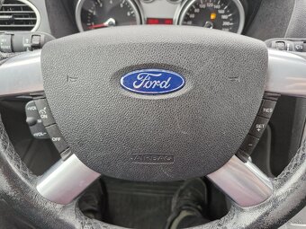 Ford Focus 1.6i 74kw hatchback FL - 15