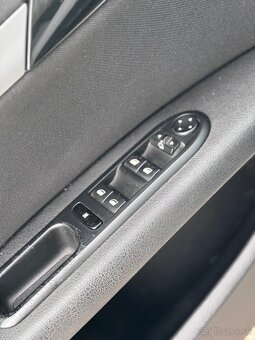 Peugeot 407 SW - malo KM - super výbava - 15