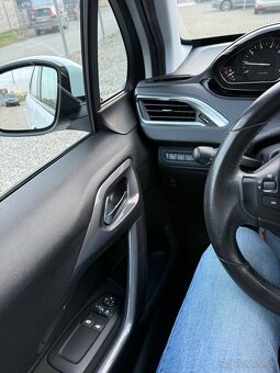 Peugeot 2008 1.2 PureTech Allure A/T - 15