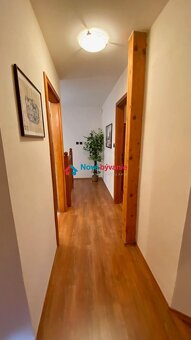 Predaj - DOM na horách s krytým bazénom, krásny veľký pozemo - 15