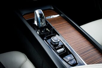 Volvo XC60 2.0 T8 Momentum AWD - 15