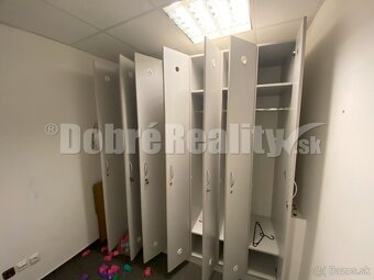 Na predaj pekná komerčná budova v centre mesta Lučenec - 15